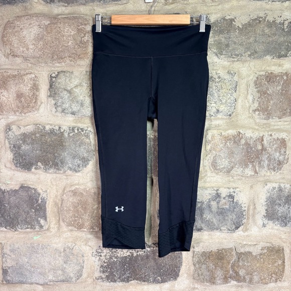 Under Armour Pants - Under Armour Womens Black HeatGear Cropped Leggings Capri Zipper Pocket Small
